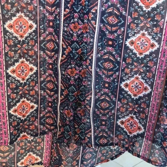 Forever 21 button up blouse - Picture 4 of 6